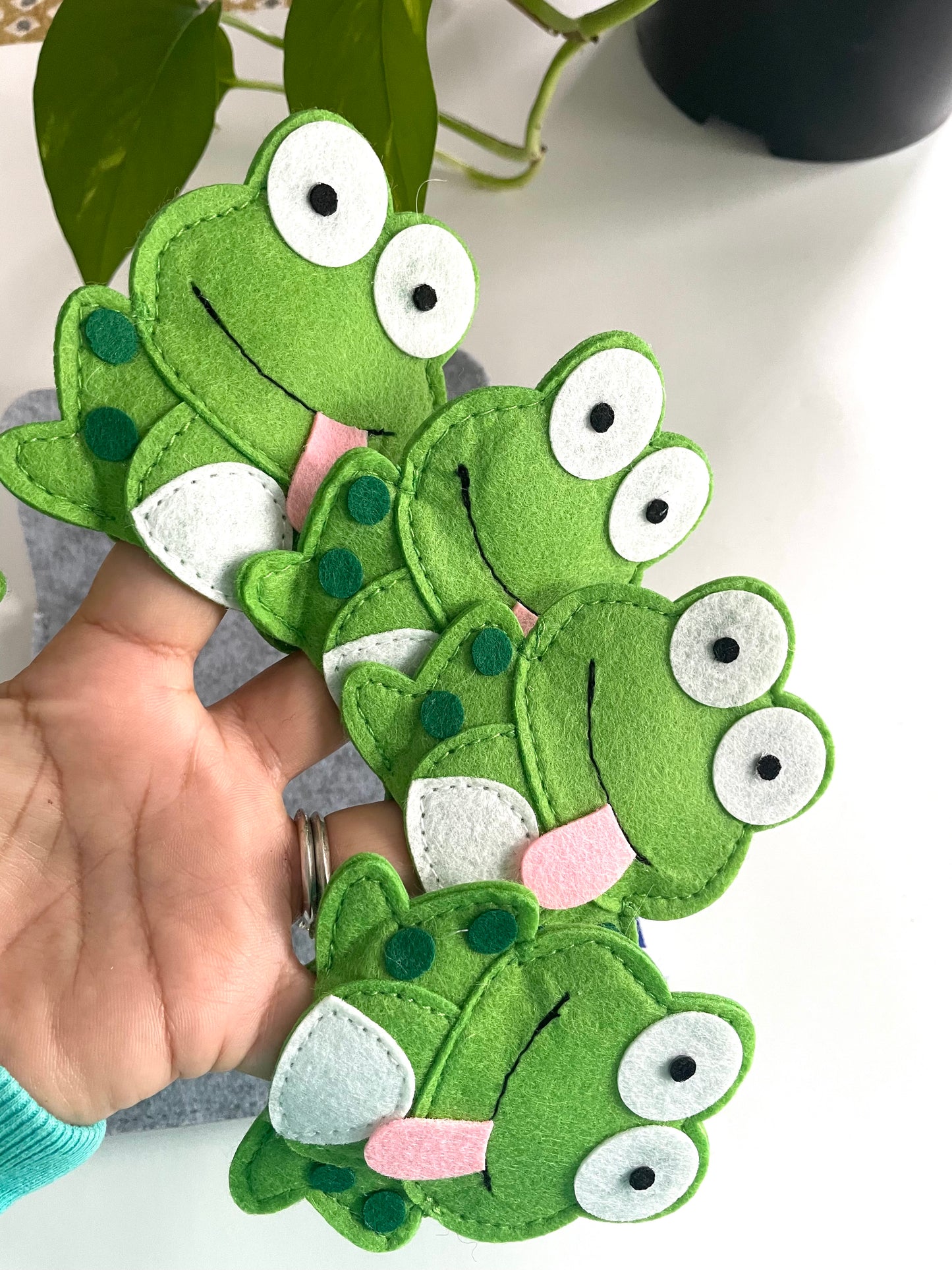 Frog Finger Puppets