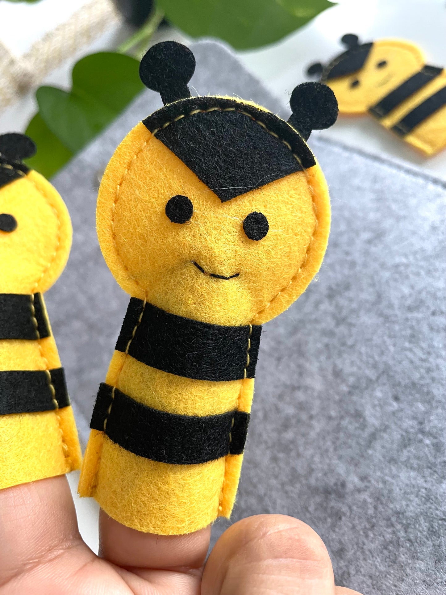bubble bee finger puppets buddies