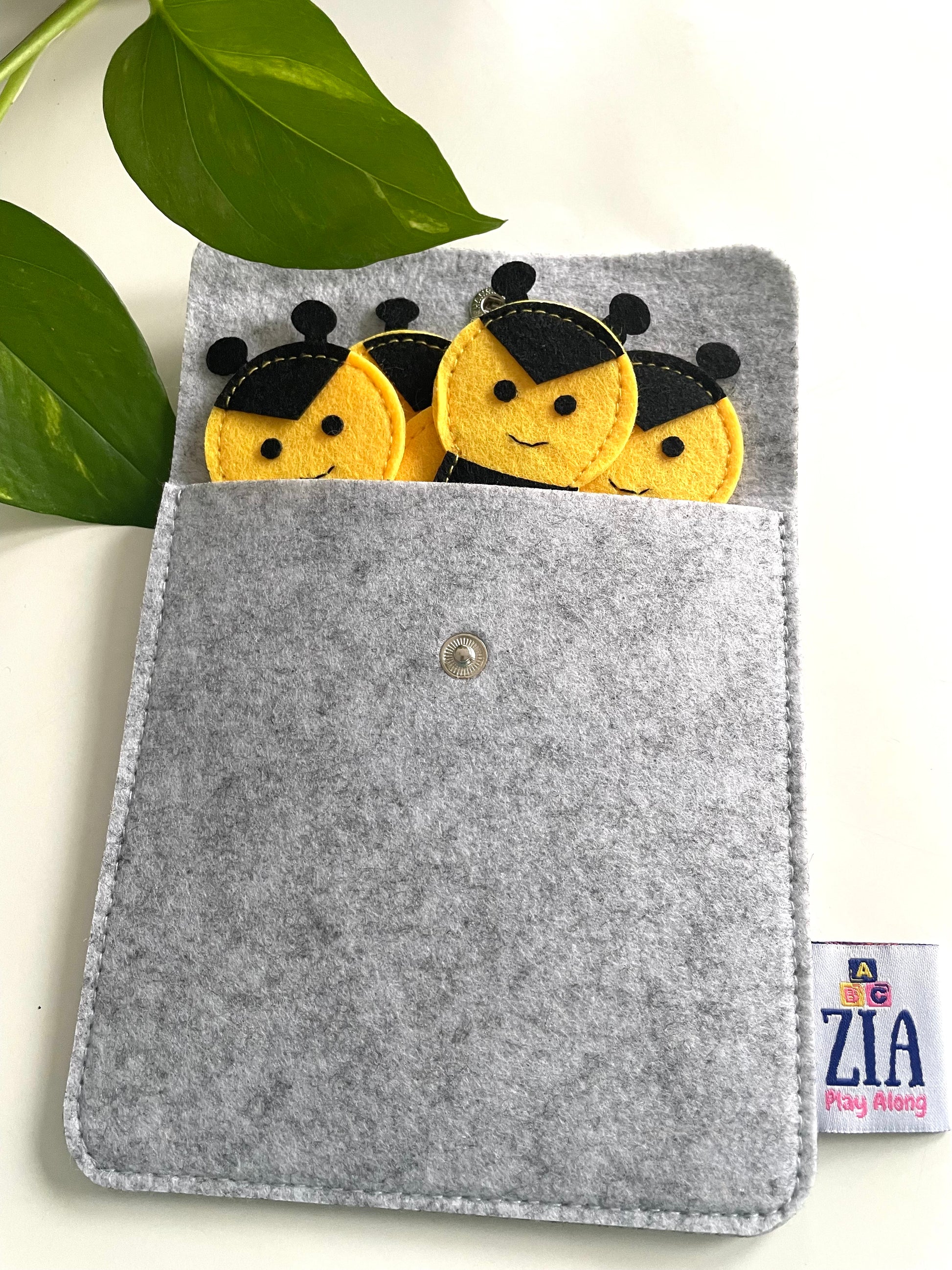 bumblee bee finger puppets